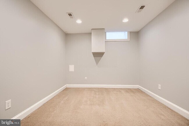 Building Photo - 115 N Belnord Ave