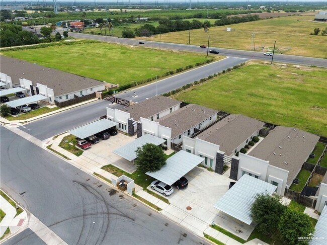 Building Photo - 2013 Stardust Ln
