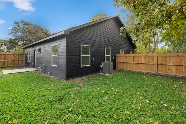 Building Photo - 7205 Tippett St