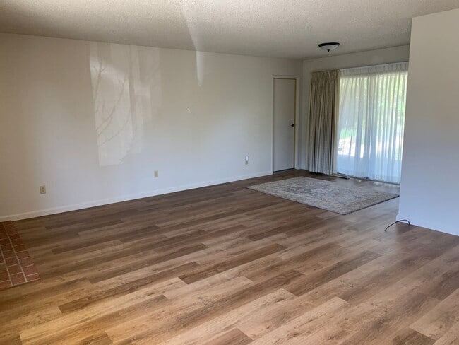 Building Photo - Oakmont's 55+ active adult community