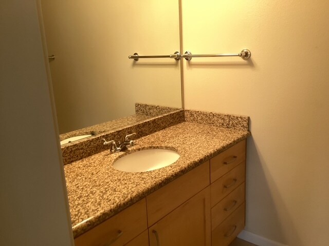 bathroom - 1620 NE Broadway St