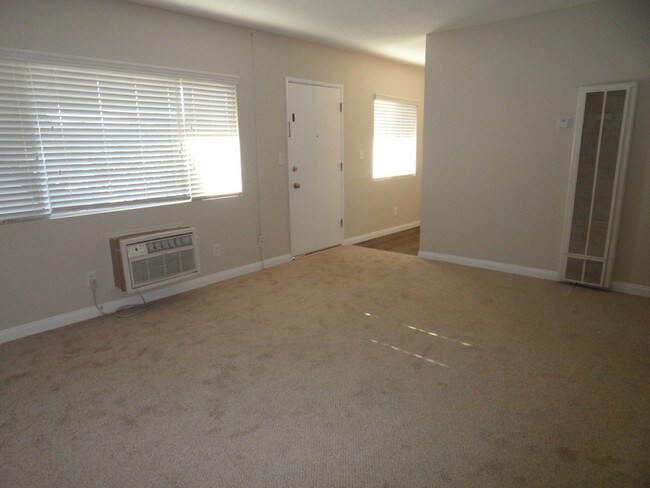 Building Photo - 3704 Altadena Ave