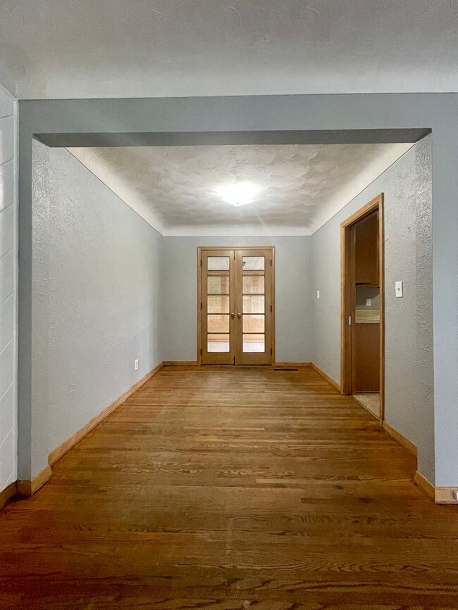 Building Photo - Amazing 3 bedroom house in Maplewood.