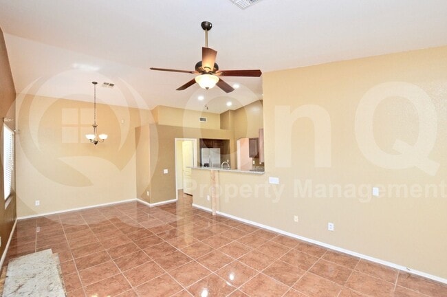 Building Photo - 598 S Neely St