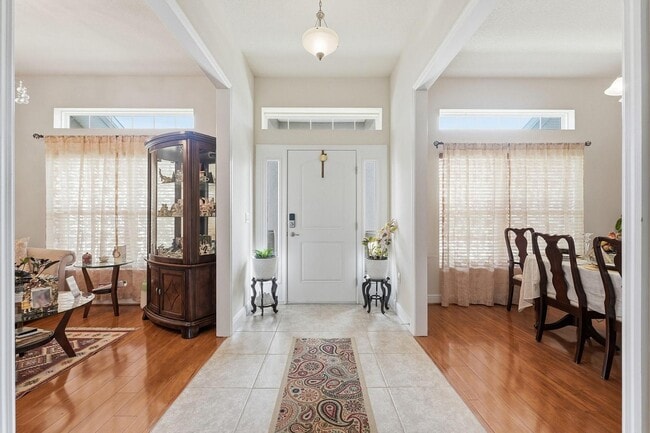 Building Photo - 5923 NW Brianna Ct