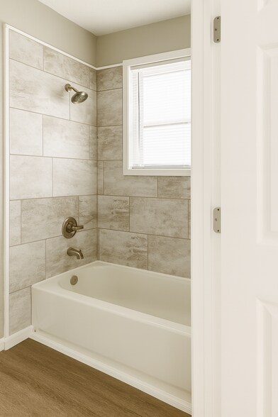 Building Photo - 511 W Duncan St