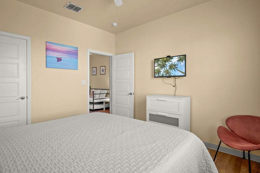 Building Photo - 15025 Beach Walk Loop