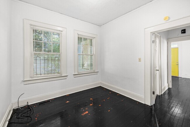 Building Photo - 4948 Farrell Ave