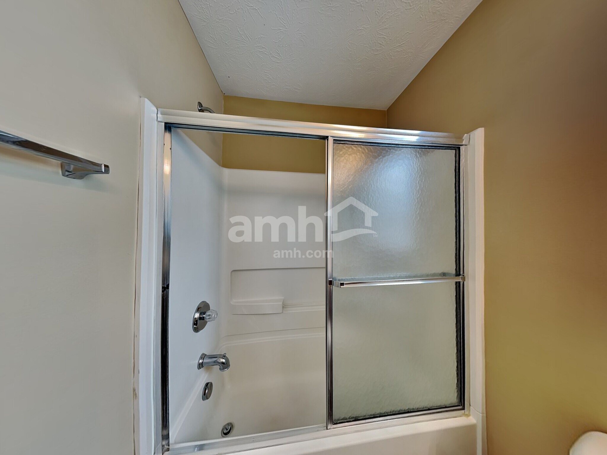 Building Photo - 5659 W Woodview Trl