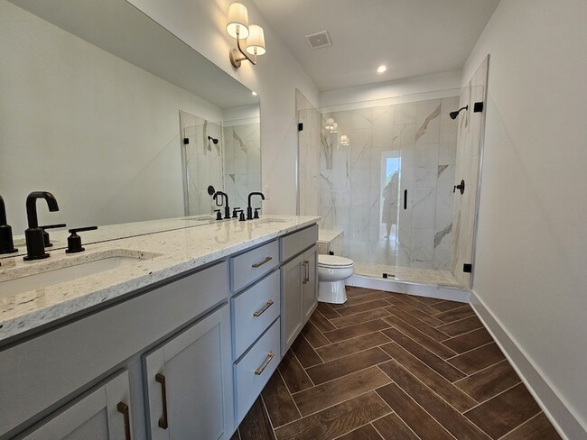 Building Photo - 522 Cliff Cir