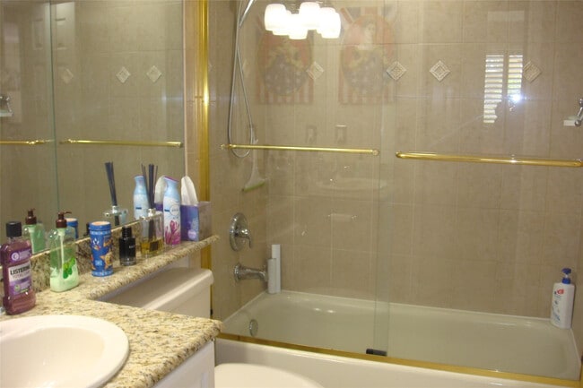 Building Photo - 1515 E Broward Blvd