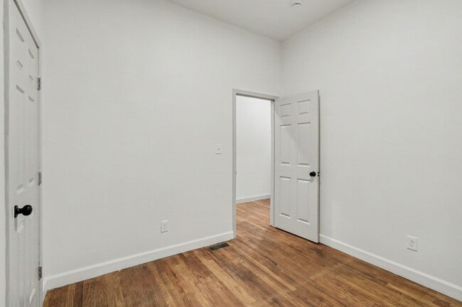 Building Photo - 4416 S Grand Blvd