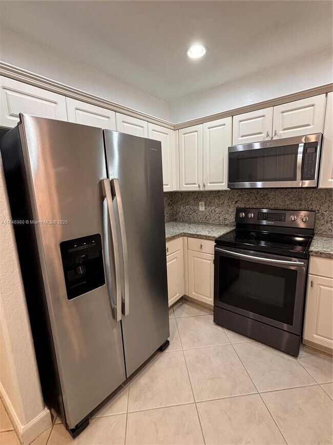 Building Photo - 413 SW 147th Ave