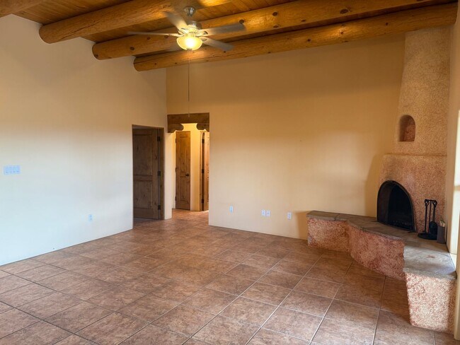 Building Photo - 54 Encantado Loop
