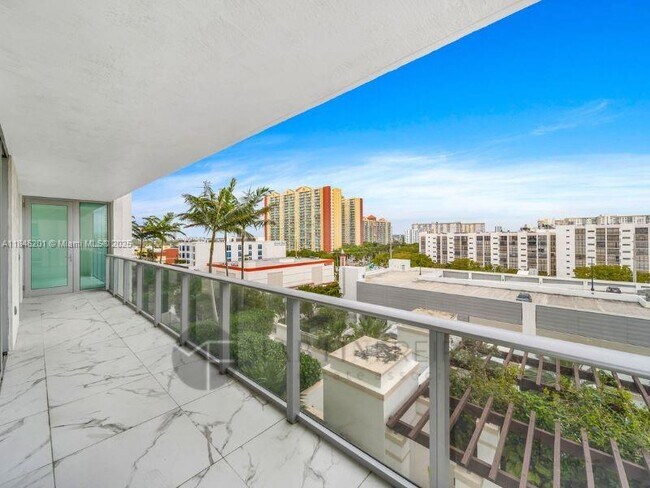 Building Photo - 300 Sunny Isles Blvd
