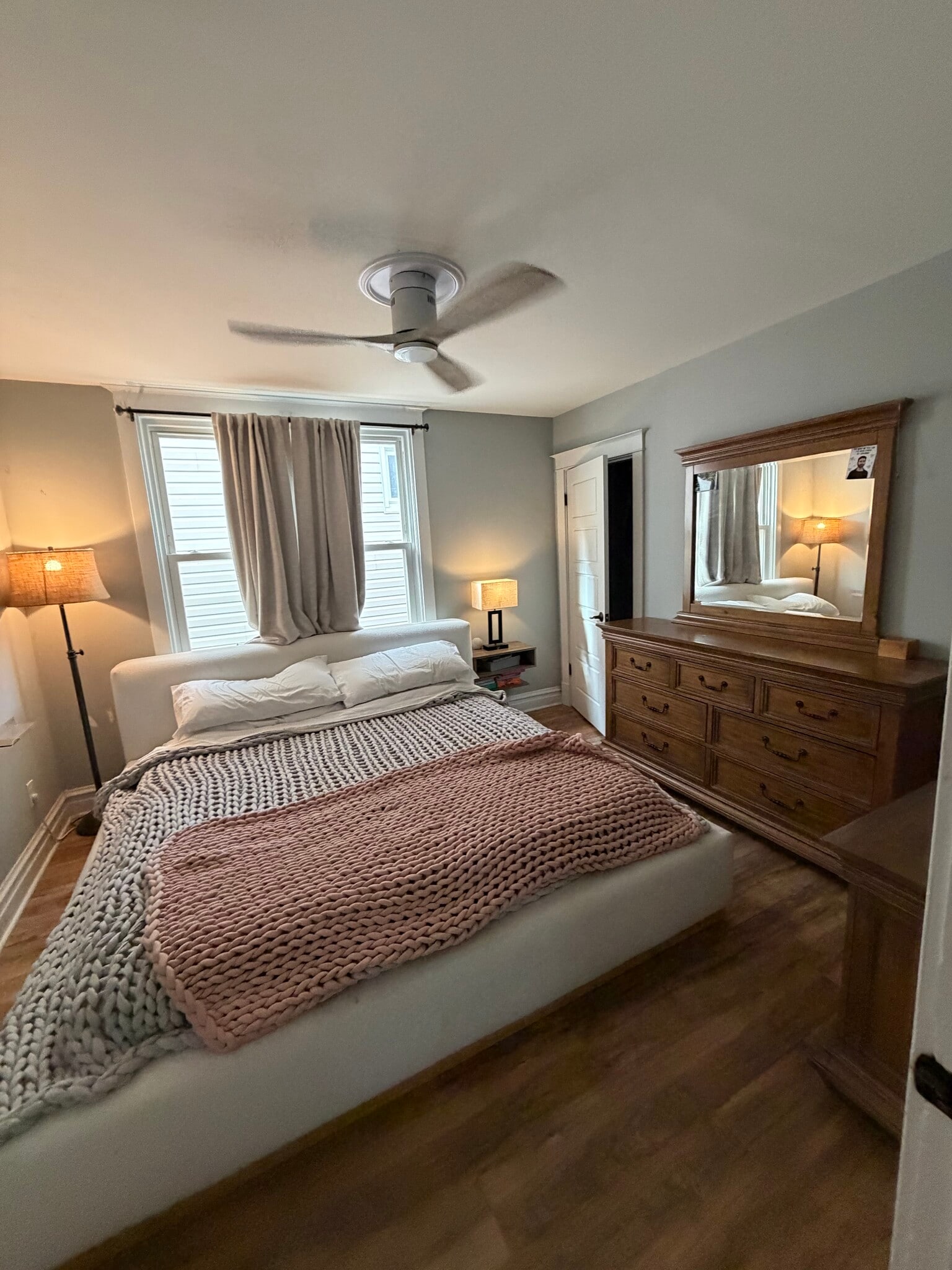 Building Photo - 5717 Lansdowne Ave