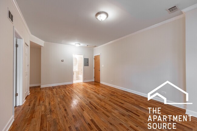 Building Photo - 2257 W Rosemont Ave
