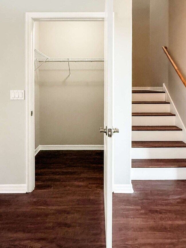 Building Photo - 10144 Arbor Run Dr