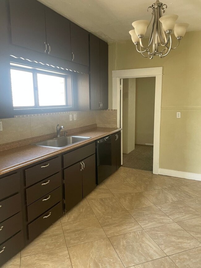 Building Photo - Enjoy Quiet Living in Melba!