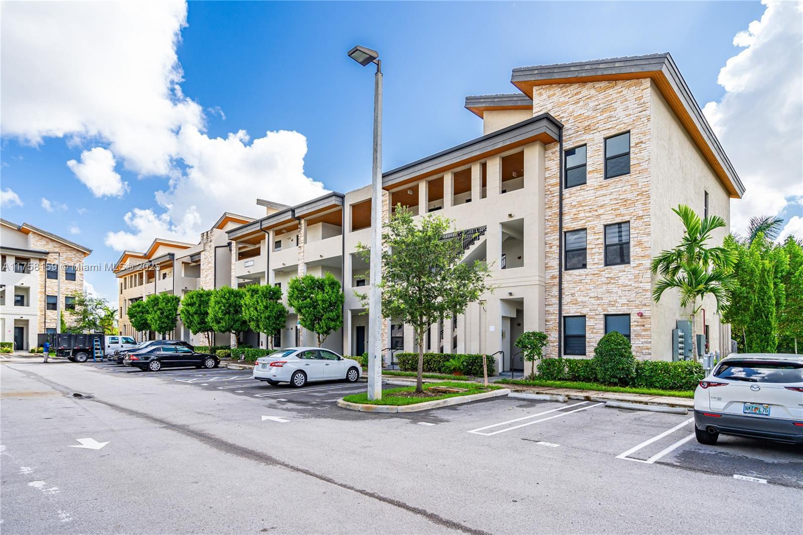 Building Photo - 8175 NW 104th Ave