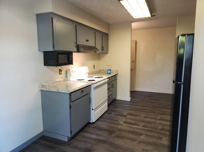 Kitchen 2 - 4260 Clayton Rd