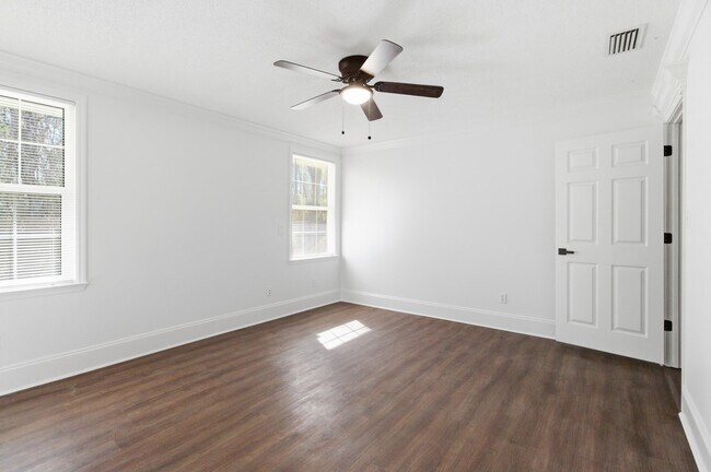 Building Photo - 17 Timberwood Ct