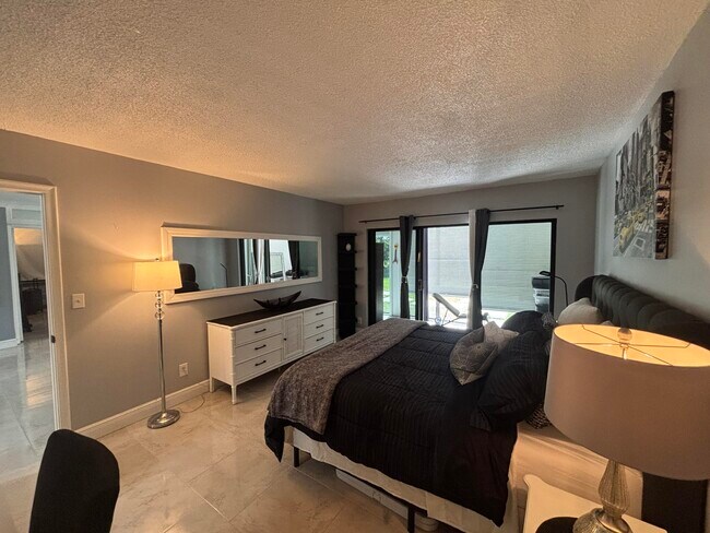 Building Photo - 1705 Presidential Way