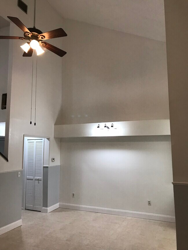 Building Photo - 12230 Fox Hound Ln