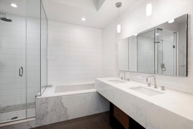 Building Photo - 2 bedroom in New York NY 10023