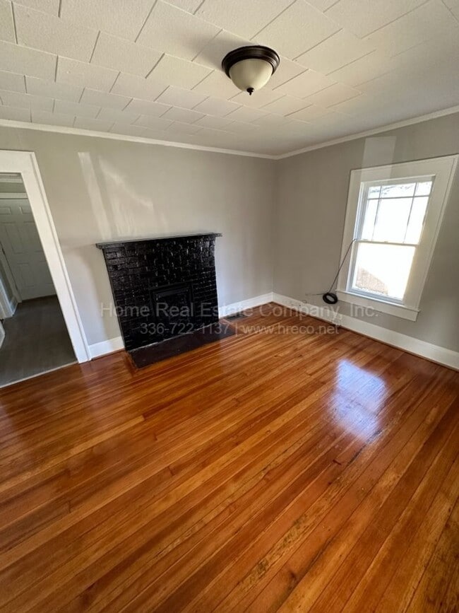 Building Photo - 4440 Lane St