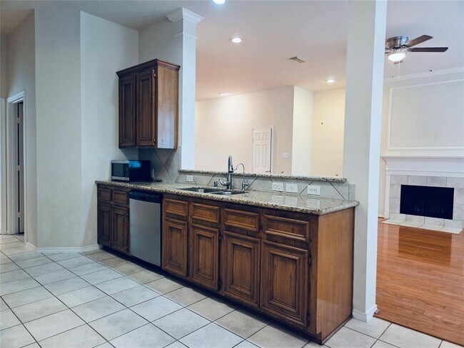 Building Photo - 3519 Chesapeake Ct
