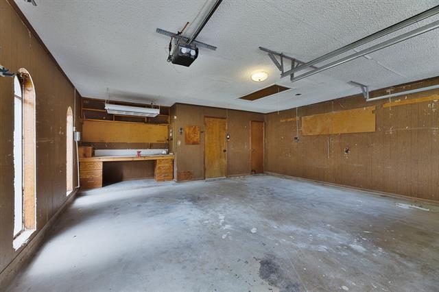 Building Photo - 5622 Woodhollow Dr