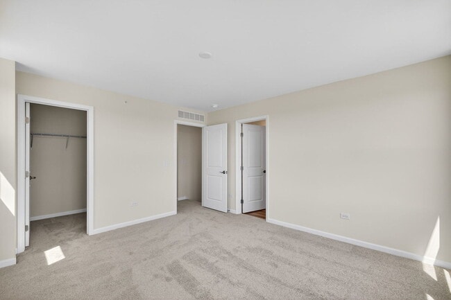 Building Photo - 2635 Lohan Wy