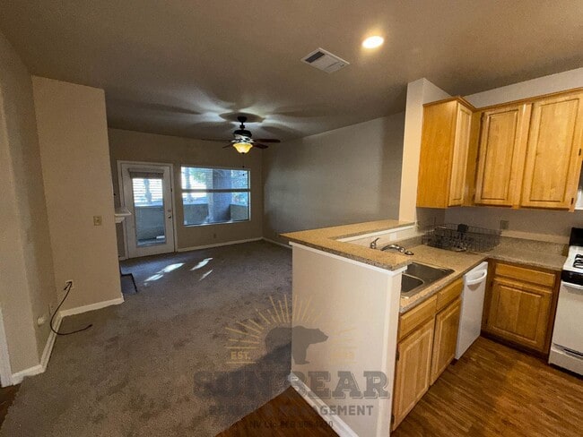 Building Photo - 2 Bedroom at the Reosrt at Tanamera - Reno! - Garage, Pool, Pet Friendly! - Lease Pending