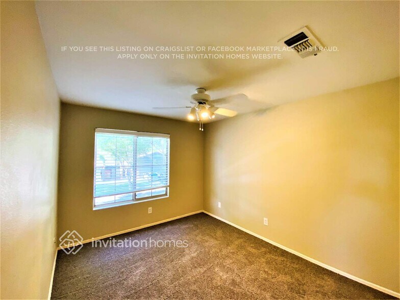 Building Photo - 3525 E Linda Ln