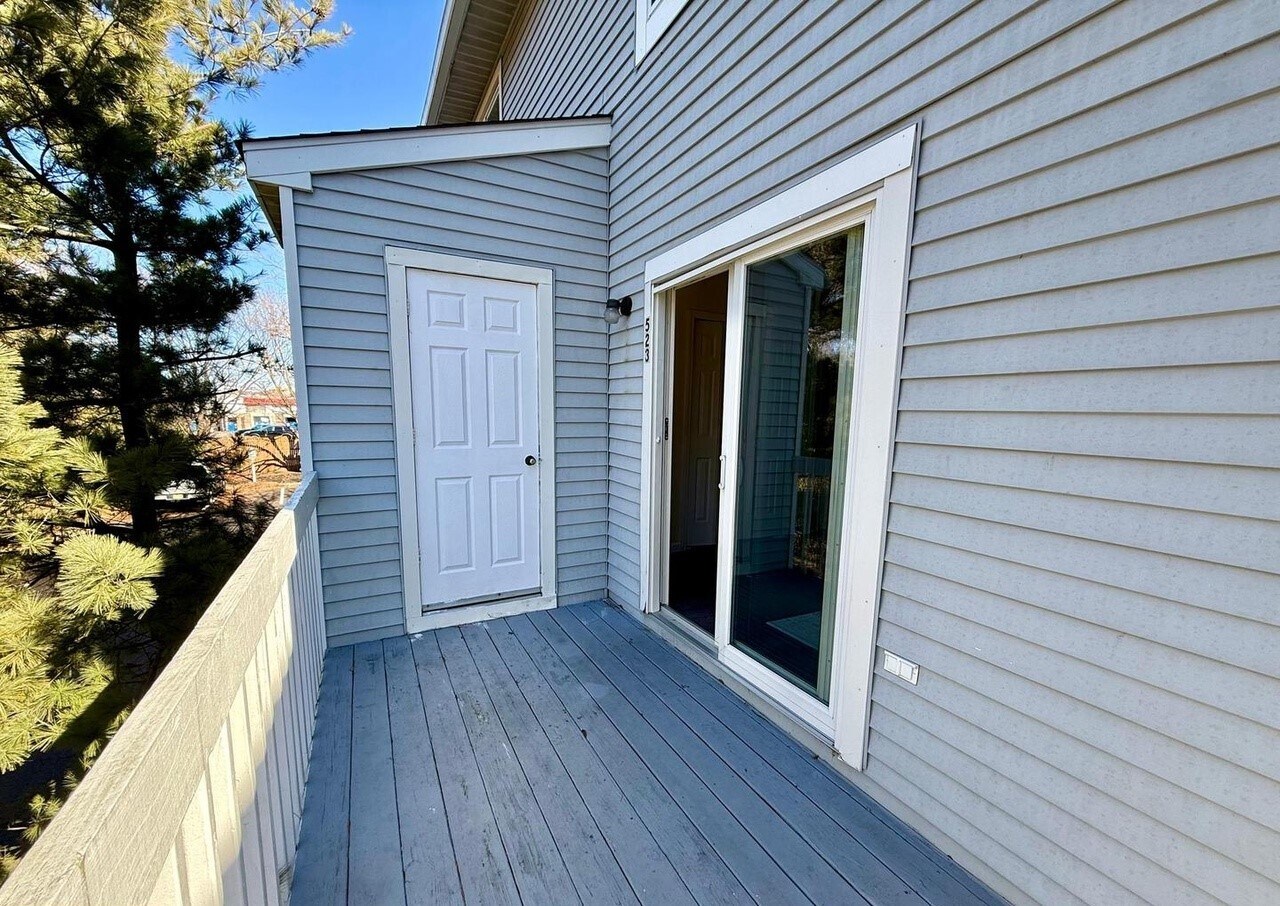 Building Photo - 523 Park Place Dr