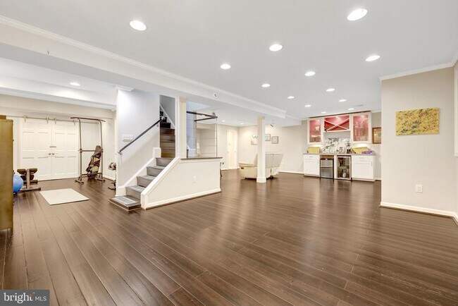 Building Photo - 7845 Old Dominion Dr