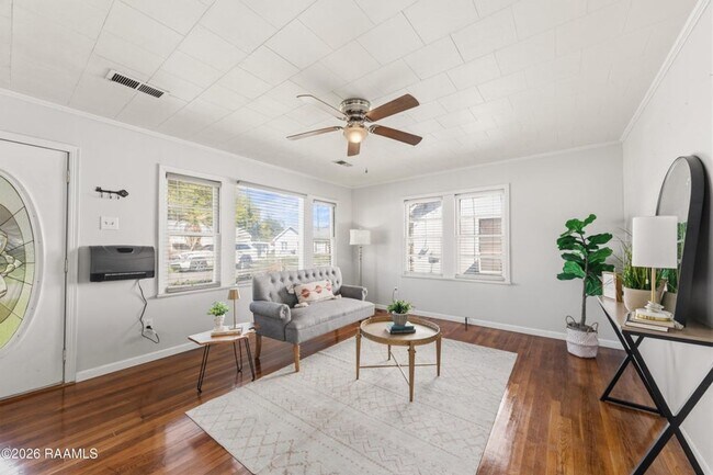 Building Photo - FOR RENT in LAFAYETTE!