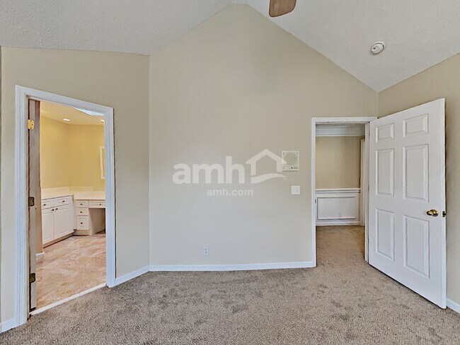 Building Photo - 107 Edgewater Pl
