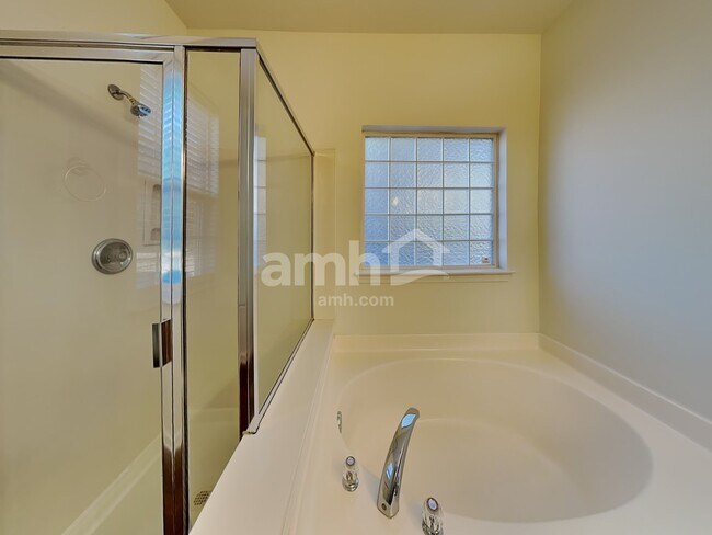 Building Photo - 4504 Sandtyn Dr