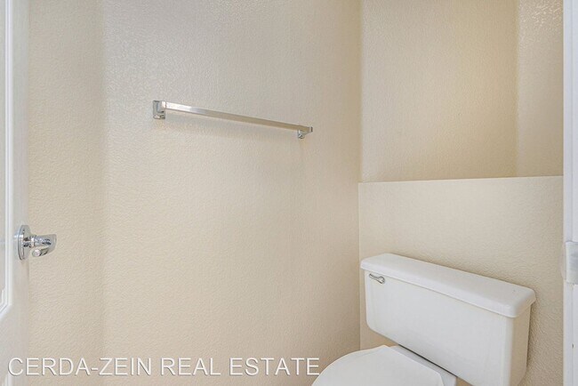 Building Photo - 3 br, 2.5 bath House - 7 Ratto Road