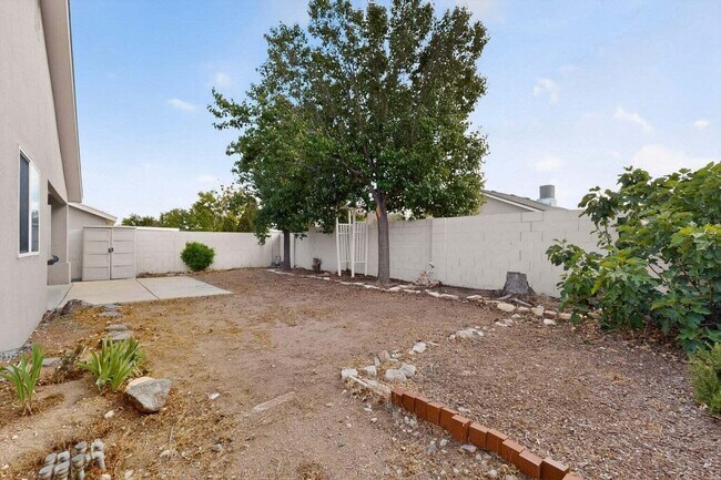 Building Photo - 531 Manistee St SE