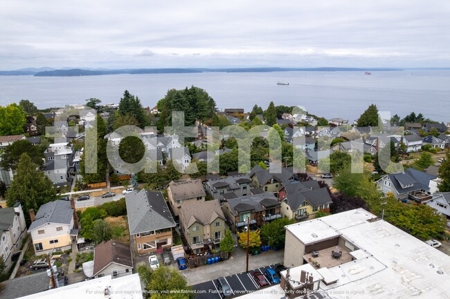 Building Photo - 1512 44th Ave SW