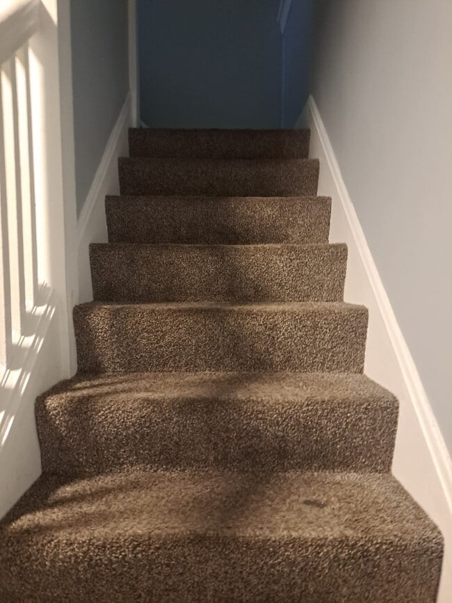 Building Photo - 1114 Fairbanks Ave