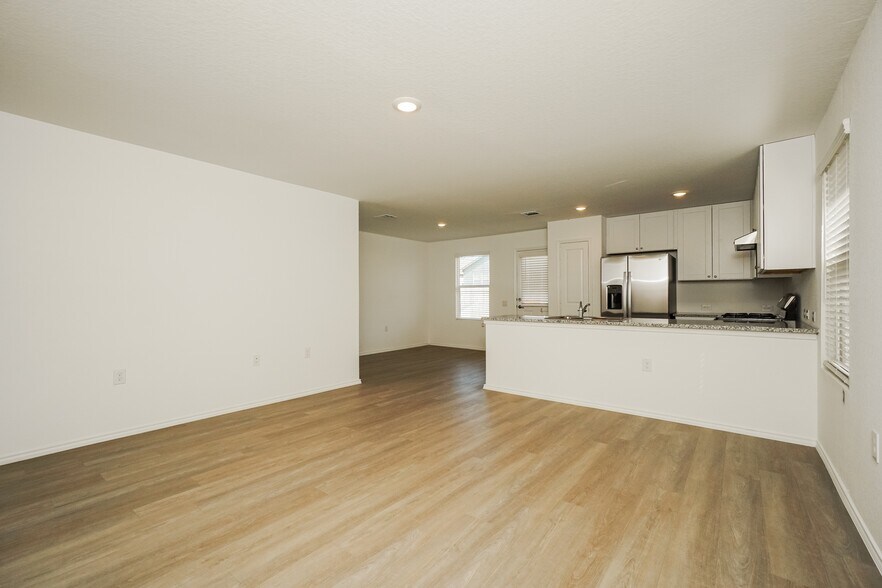 Building Photo - 11918 Cink Dr