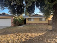 Building Photo - Visalia home for rent!