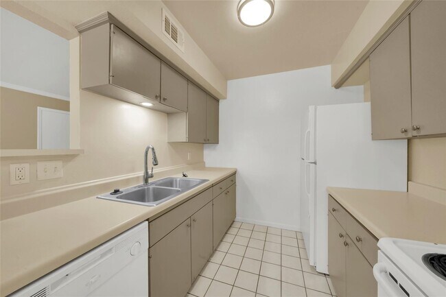 Building Photo - 1815 Commonwealth St