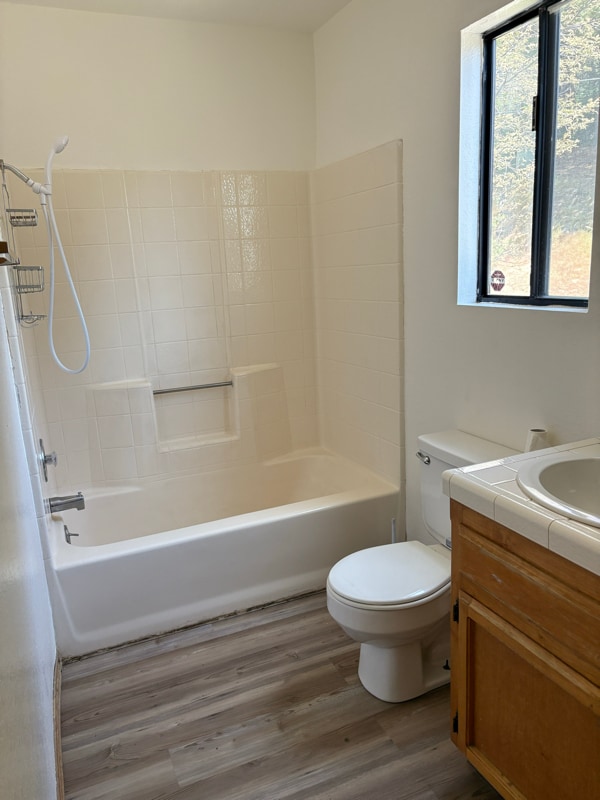 Building Photo - 24064 Grandview Dr