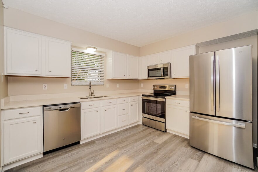 Building Photo - 1097 Leclerc Pl