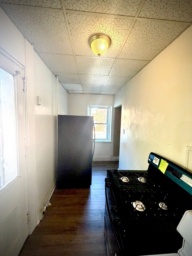 Building Photo - 446 N Duke St